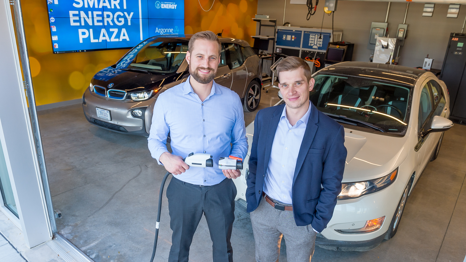 Argonne’s Smart Charge Adapter, developed by Jason Harper and Dan Dobrzynski, was named as a finalist for the 2017 R&D 100 Awards.