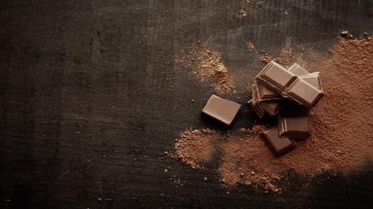 Scientists at Argonne have used an X-ray technique to discover the properties of chocolate’s microstructure that contribute to a pleasing mouthfeel. (Image by Shutterstock / Africa Studio.)