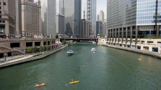Boats on the Chicago River. (Image by Argonne National Laboratory.)