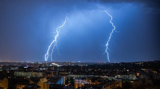 Lightning strike (Image by Shutterstock / eCore Art.)