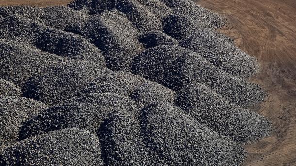 Manganese rich ore rock (Image by Shutterstock/Sunshine Seeds.)
